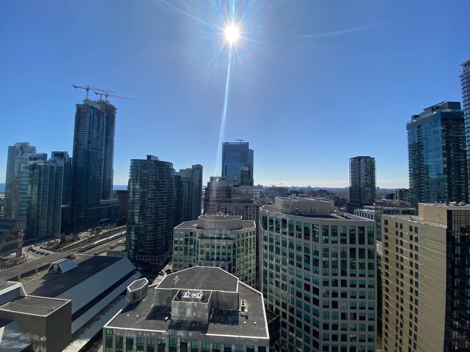 Central Toronto Suite - Free Parking, City Views, Near Cn Tower Kültér fotó