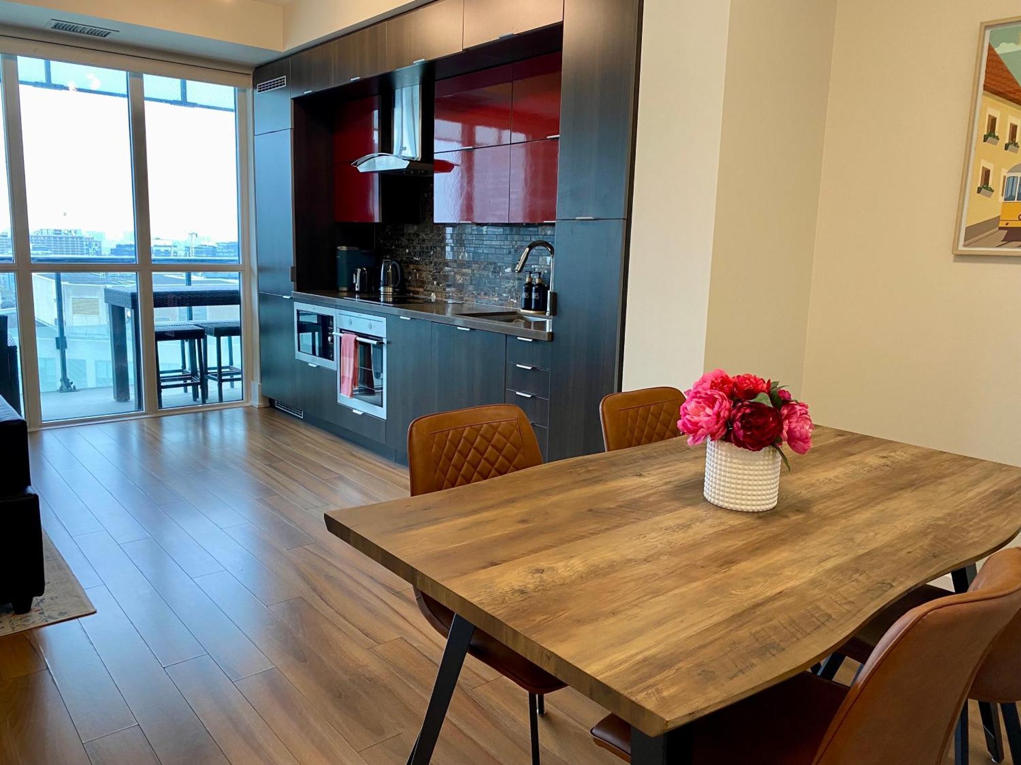 Central Toronto Suite - Free Parking, City Views, Near Cn Tower Kültér fotó