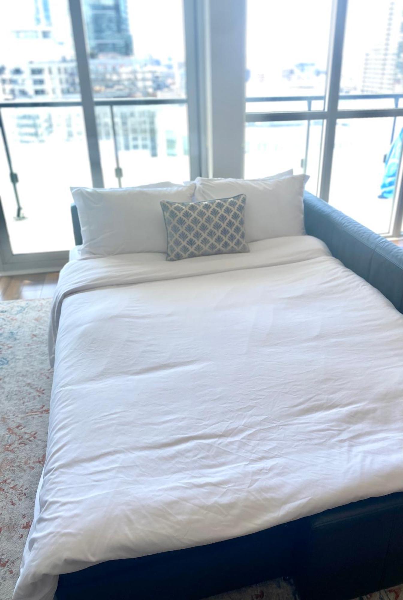Central Toronto Suite - Free Parking, City Views, Near Cn Tower Kültér fotó